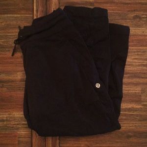 Lululemon Drawstring Tie Capri Pants